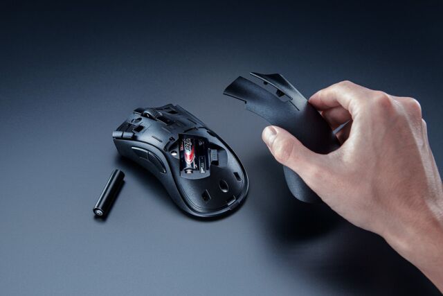 Razer releases cheaper wireless version of one of its best gaming mice